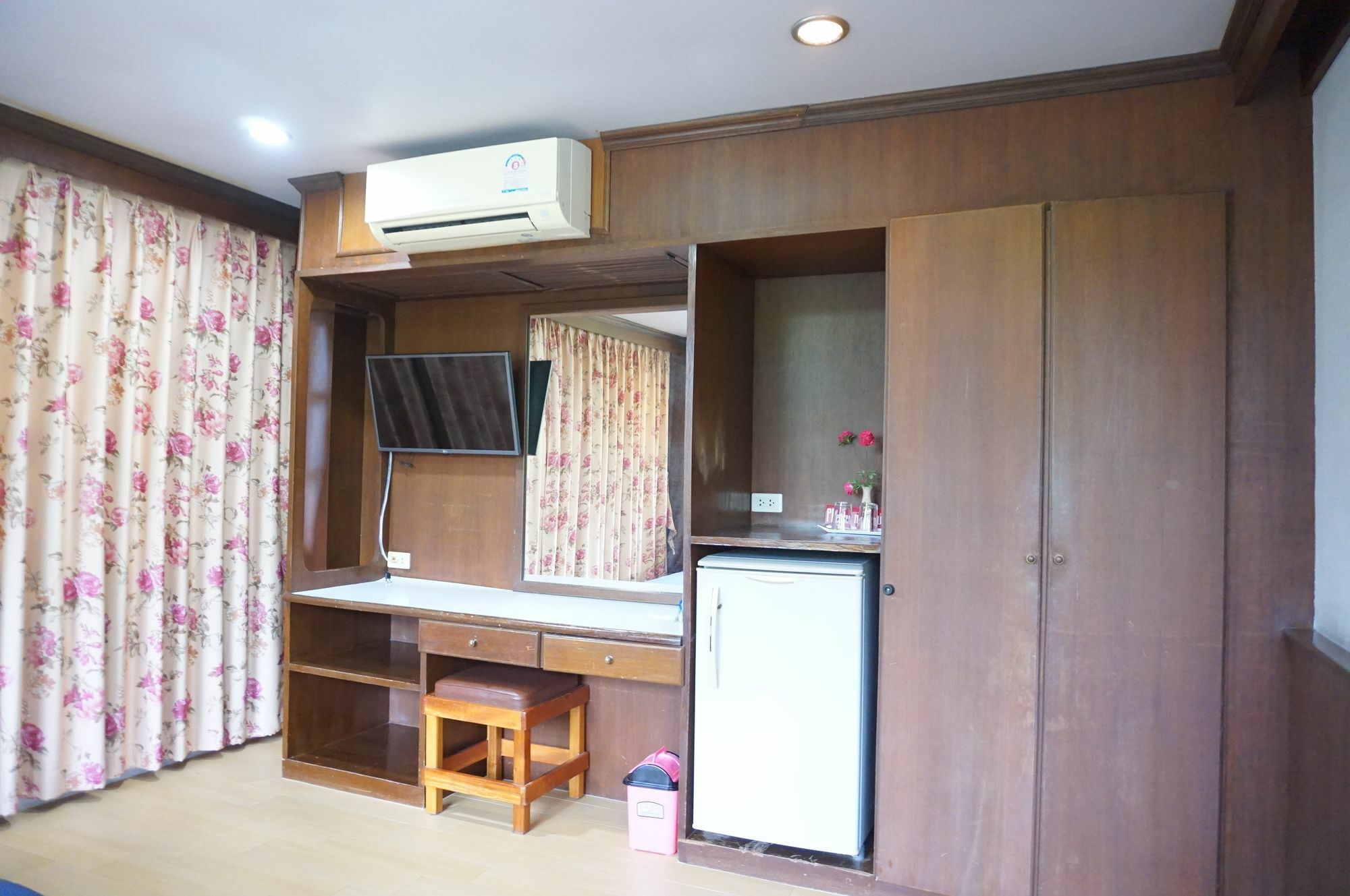 Eiffel Inn Ranong Exterior foto