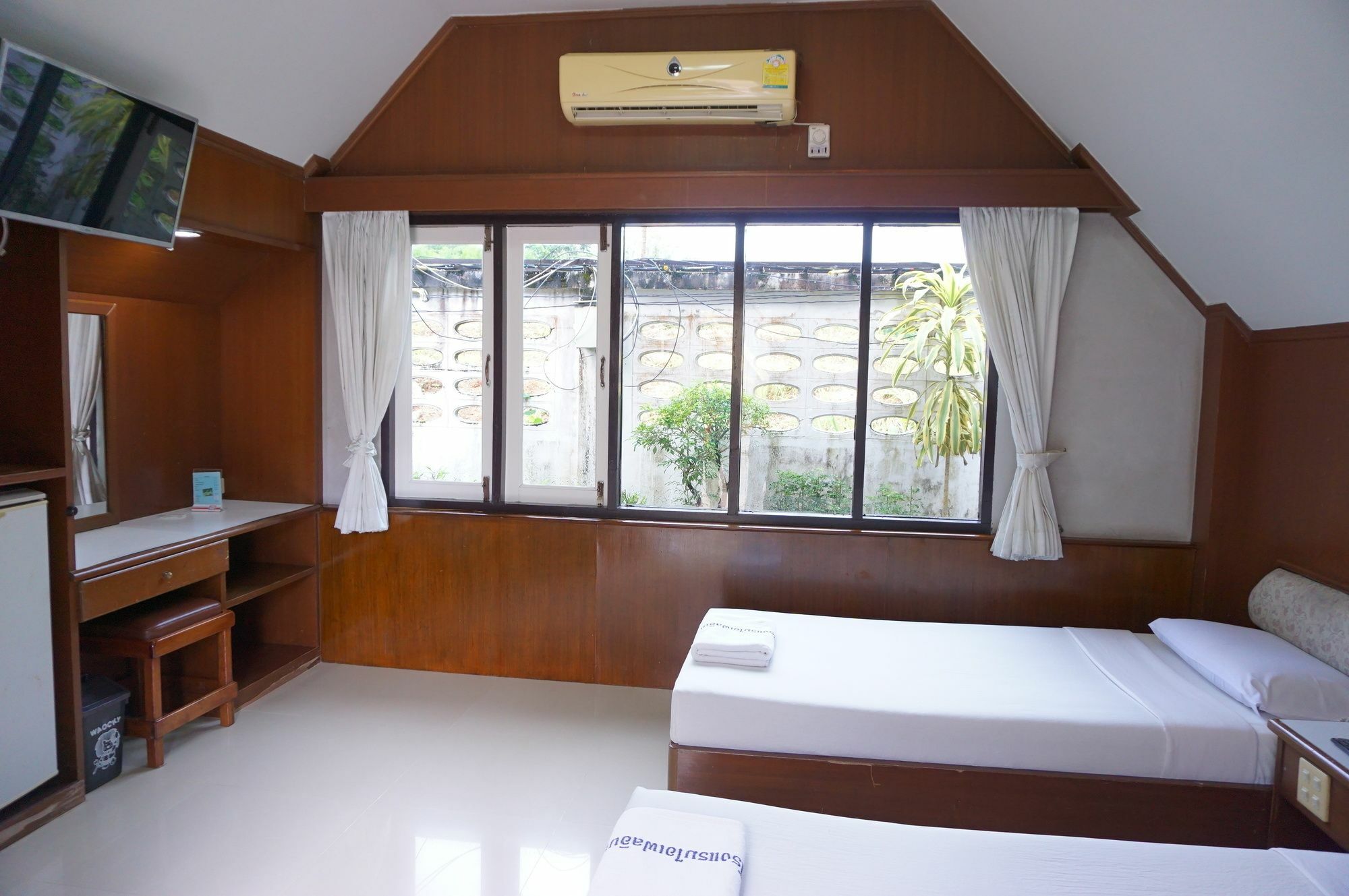 Eiffel Inn Ranong Exterior foto